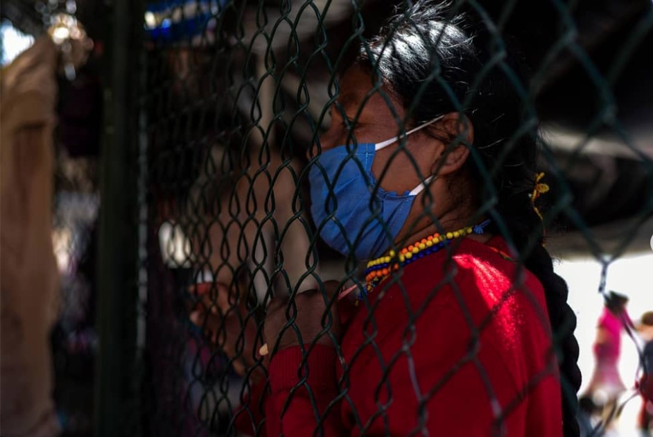 PARADOJA CON ROSTRO DE MUJERES Indígenas Embera
