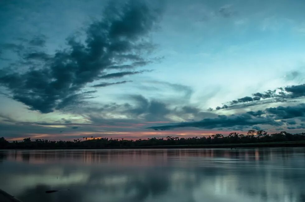 Atardecer sobre el Río Orteguaza, Caquetá